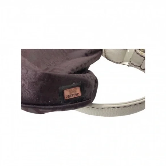 EUC! Authentic vintage Chanel embossed pebble leather bag - Picture 2 of 16